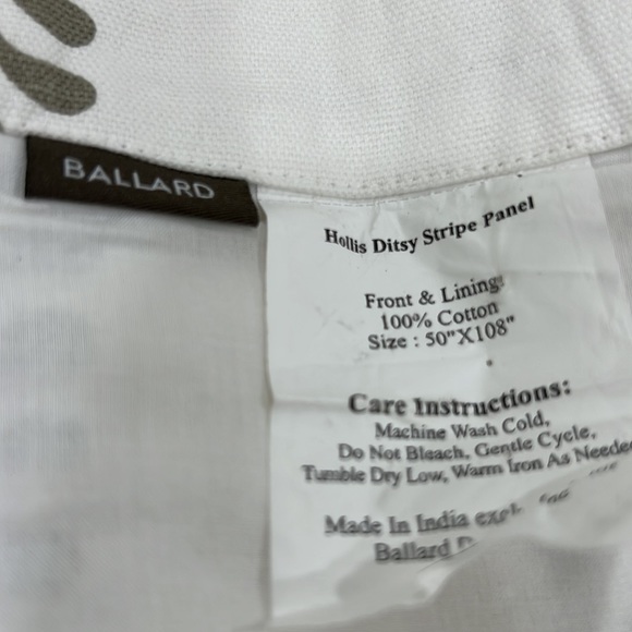 Ballard Design Drapes - Lined Cotton - Hemmed linning - Pull-thru pole or hooks - Picture 2 of 2